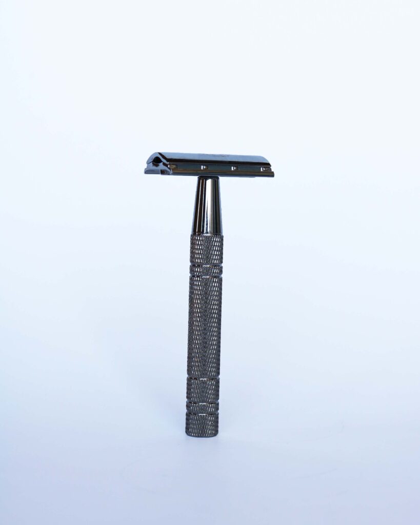 safety-razor-with-replacement-blades-change